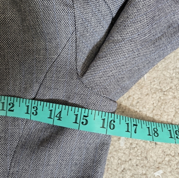 AMANDA + CHELSEA  Classic Grey Blazer With Ruched Sleeves. Size 2 - Picture 13 of 15
